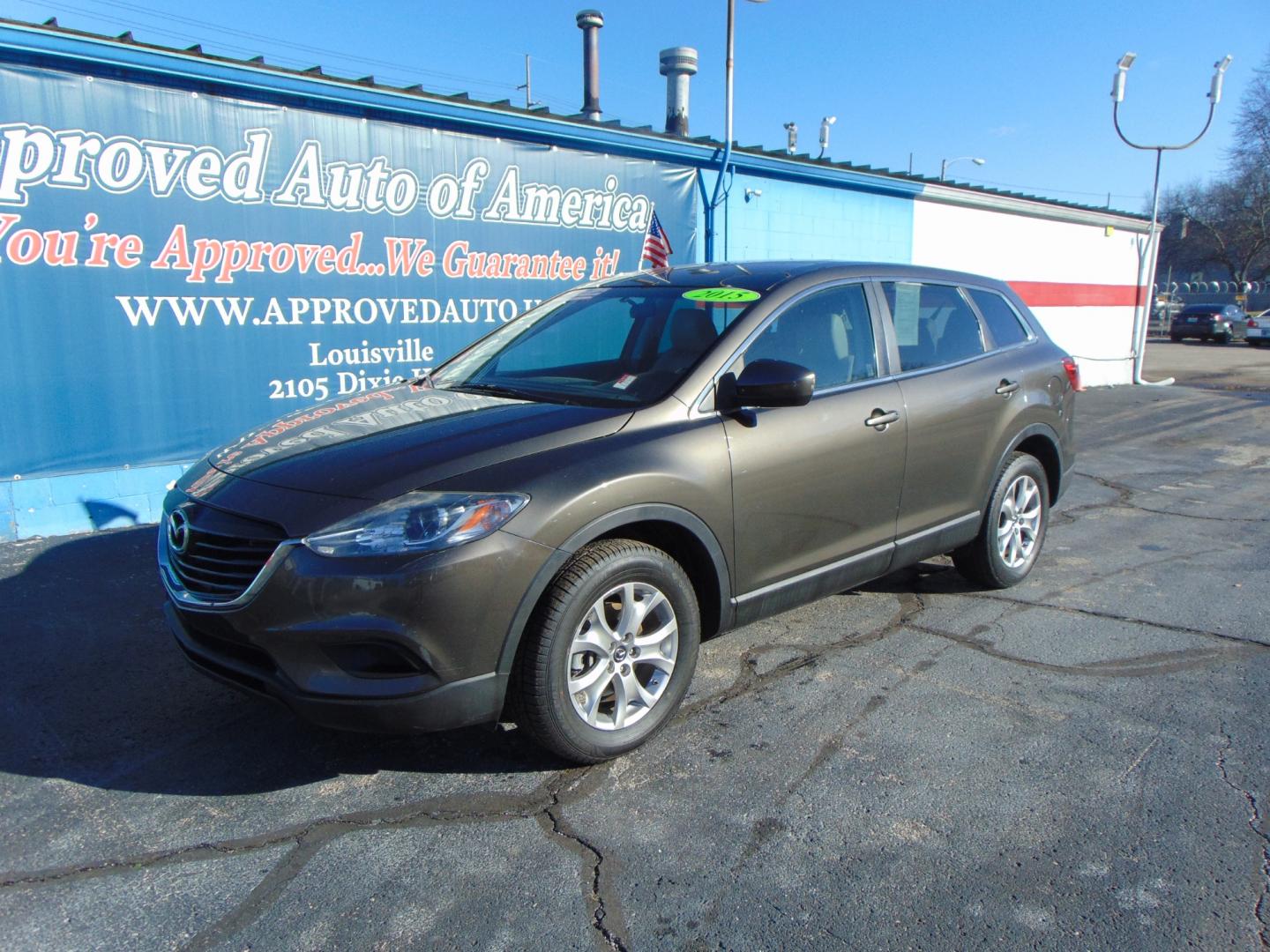 2015 Black MAZDA CX-9 (JM3TB3CA7F0) with an V6 3.7 Liter engine, Auto, 6-Spd Sportshift transmission, located at 2105 Dixie Hwy, Louisville, KY, 40210, (502) 772-3333, 38.220932, -85.795441 - Photo#3